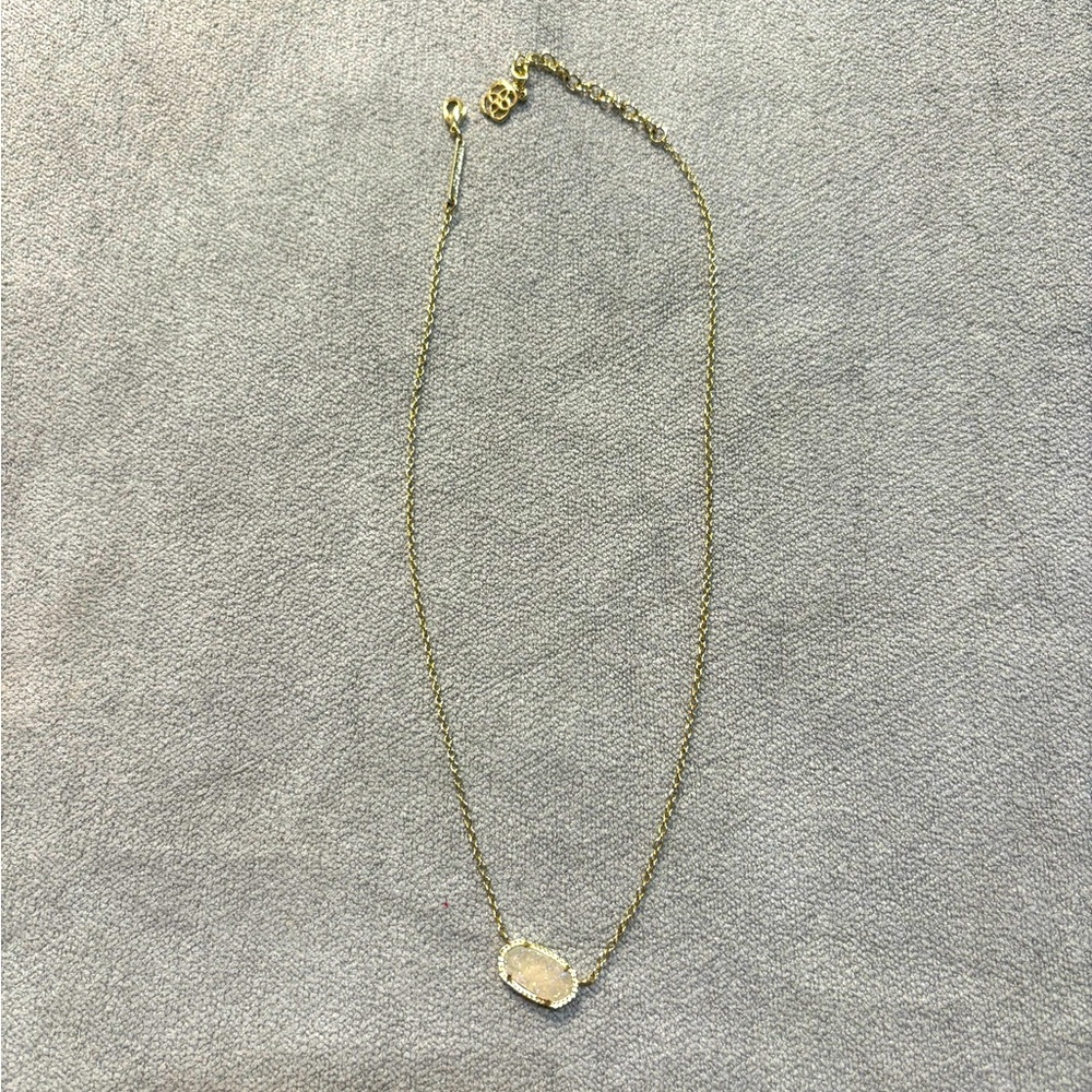Kendra Scott necklace